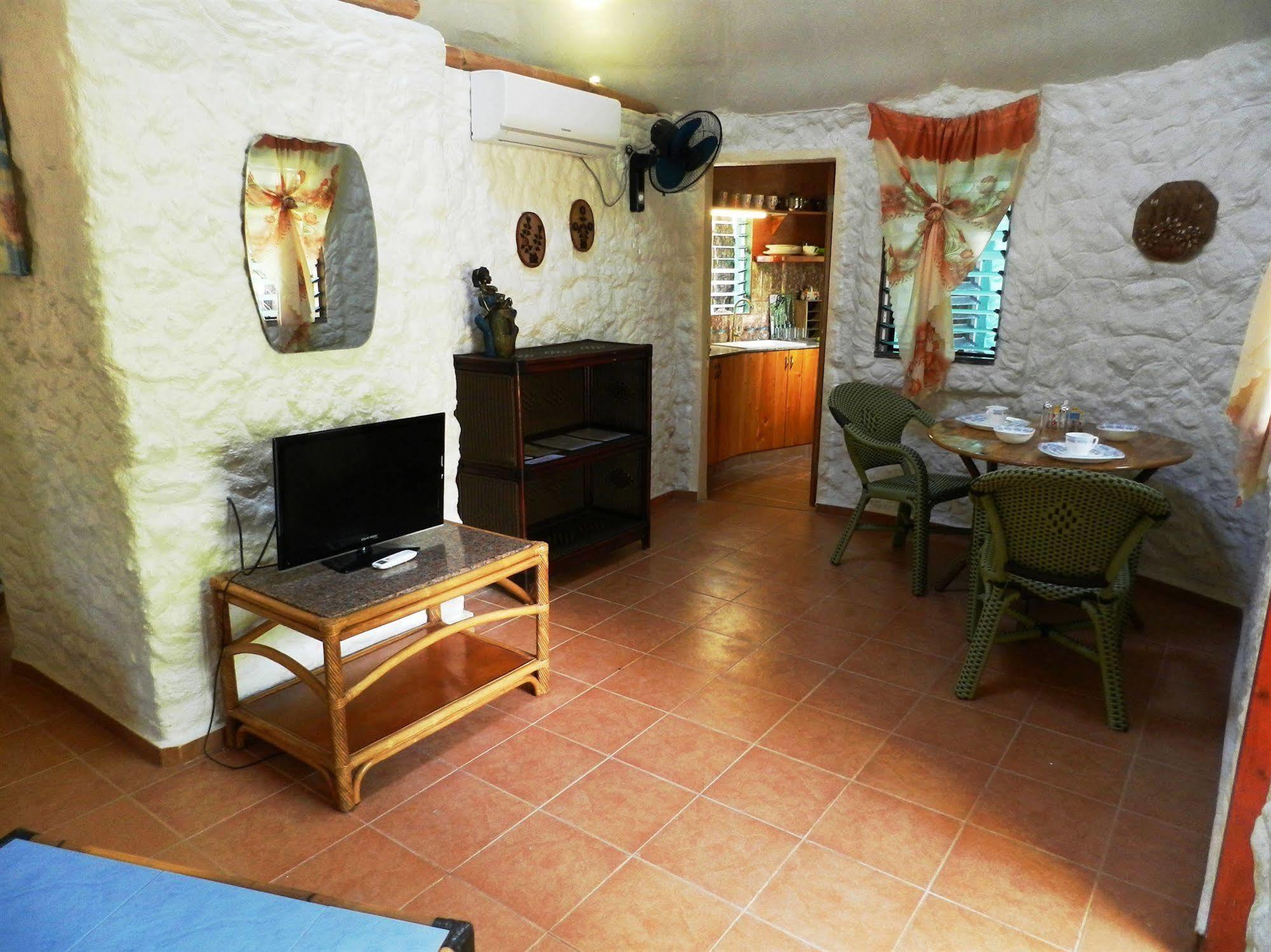Panglao Chocolate Hills Hostel Exteriör bild